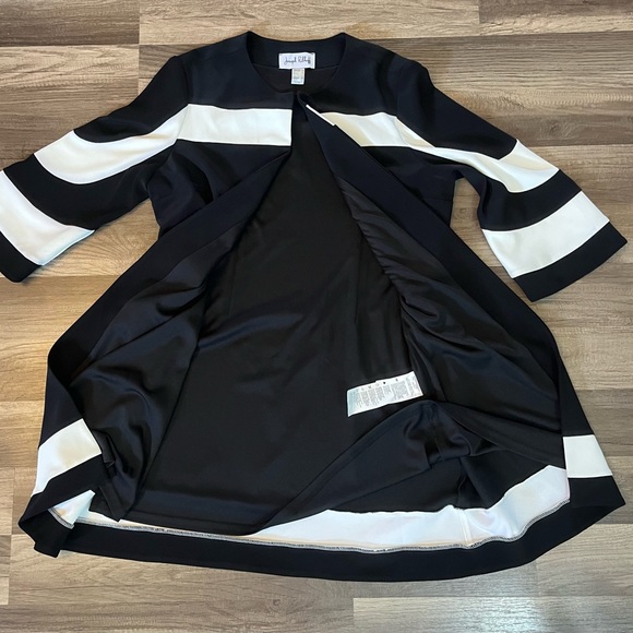 Joseph Ribkoff Black/Vanilla Cover-Up Style SZ 10 - Picture 10 of 11